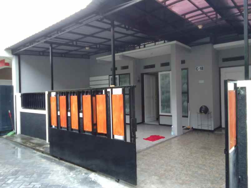 dijual rumah jl sulfat utara
