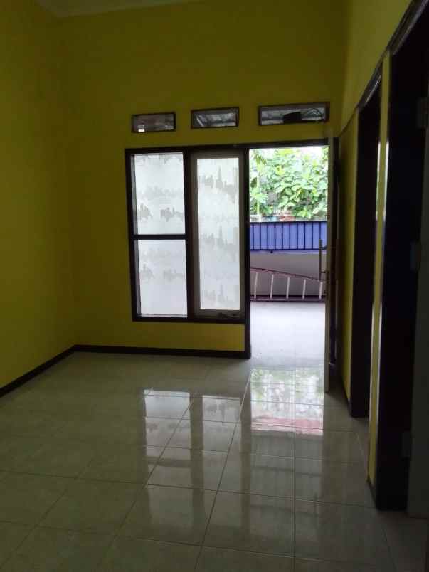 dijual rumah jl sulfat utara