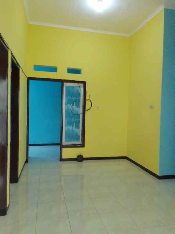 dijual rumah jl sulfat utara