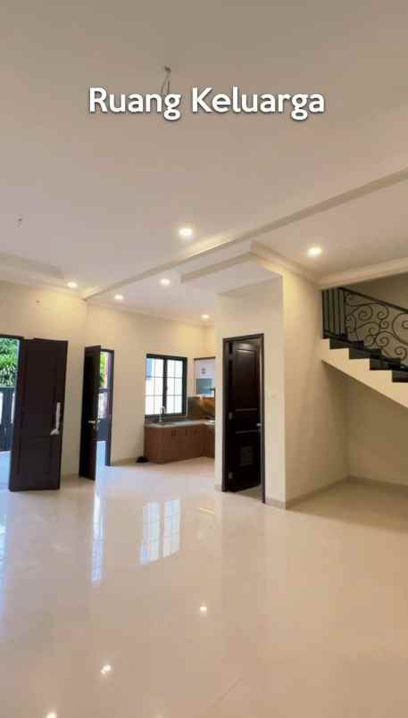 dijual rumah jl swadaya raya duren