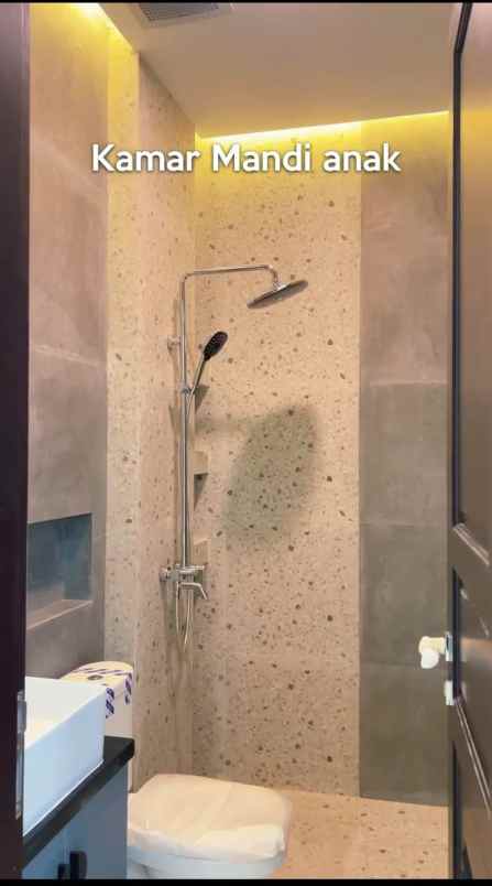 dijual rumah jl swadaya raya duren