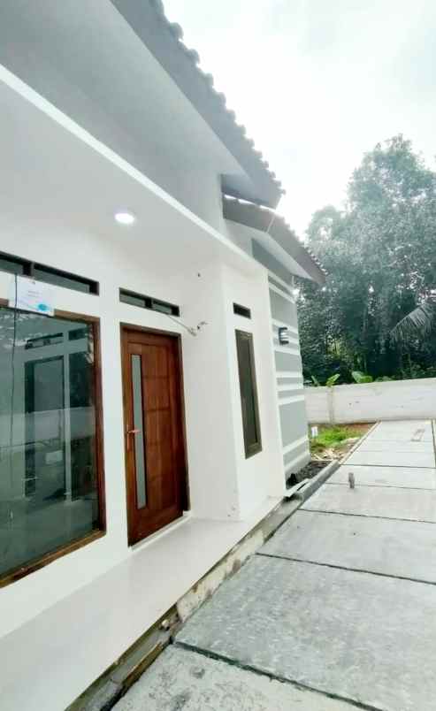 dijual rumah jl taman induk