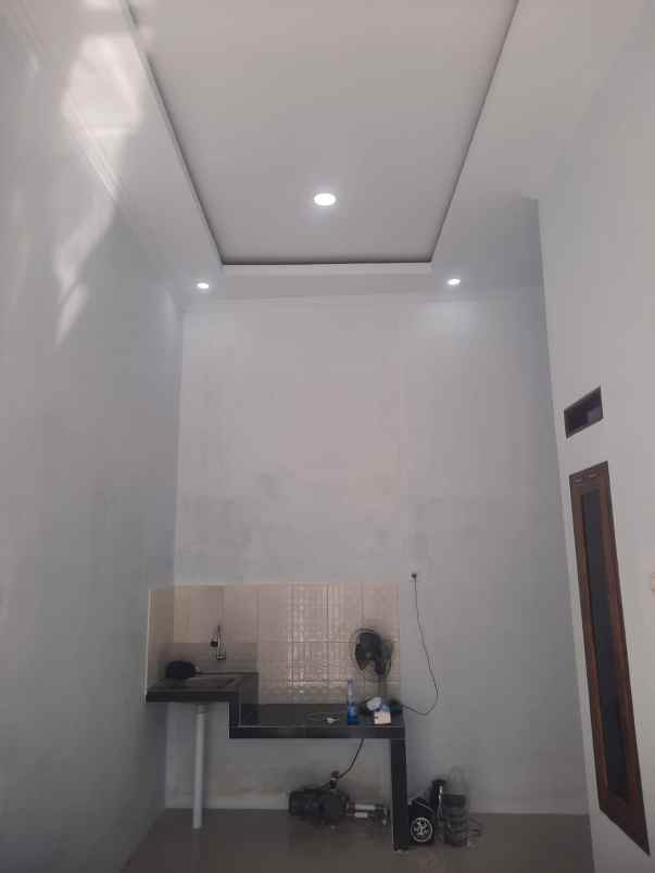 dijual rumah jl taman induk