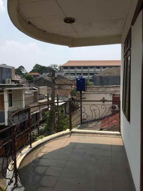 dijual rumah jl taman mangu indah