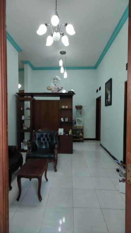 dijual rumah jl tenggilis mejoyo