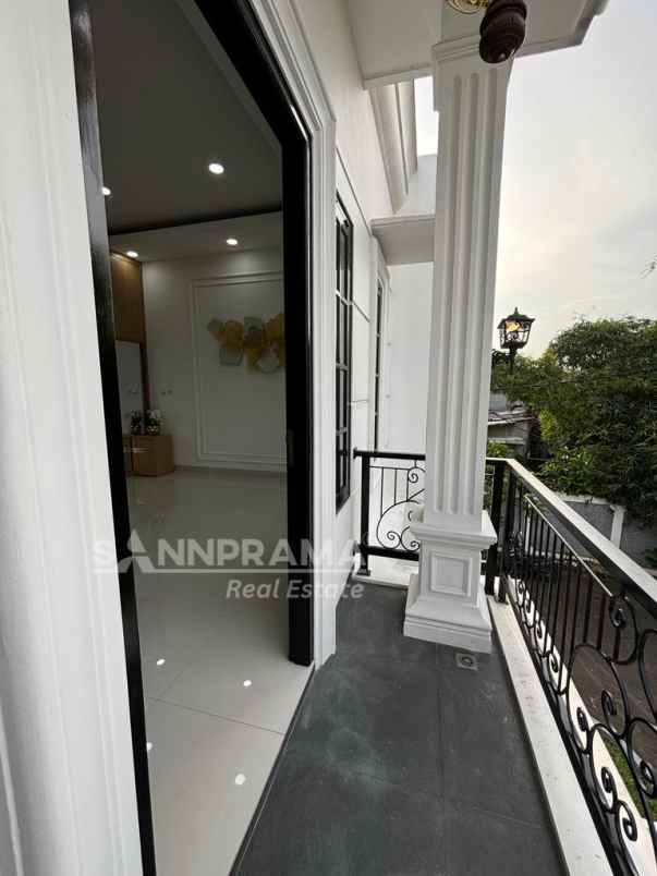 dijual rumah jln raya kramat jati