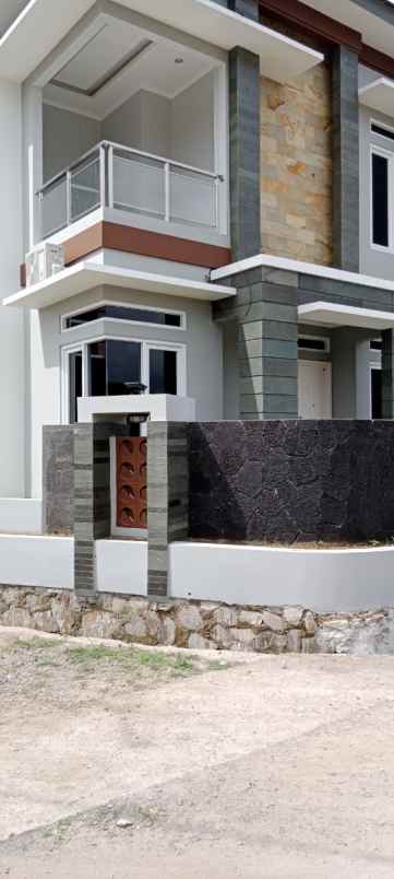 dijual rumah jln rencong