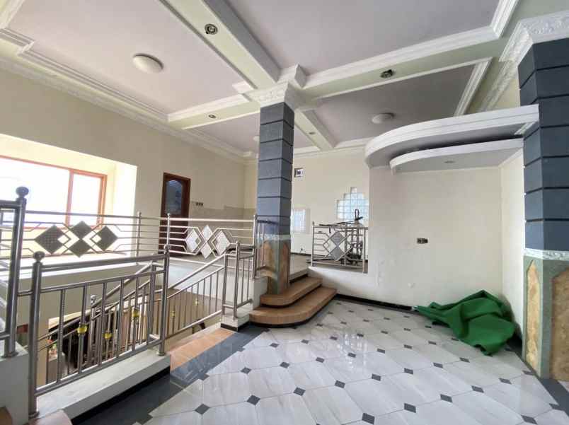 dijual rumah jongbiru kec gampengrejo