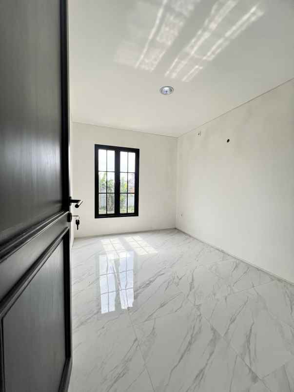 dijual rumah jpfj g5j jl serua bulak