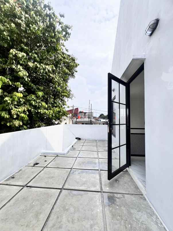 dijual rumah jpfj g5j jl serua bulak