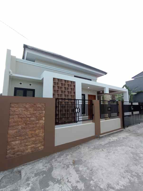 dijual rumah kadirojo purwomartani kalasan