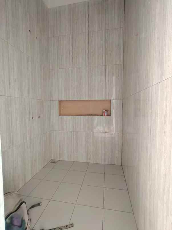 dijual rumah kalisari