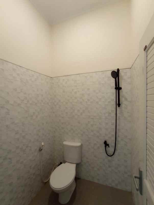 dijual rumah kaliurang km 14