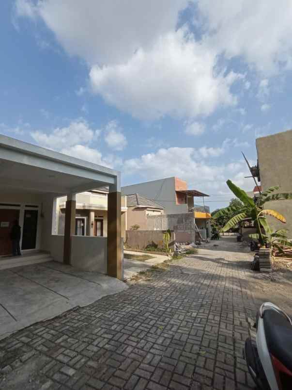 dijual rumah kaliurang km 14