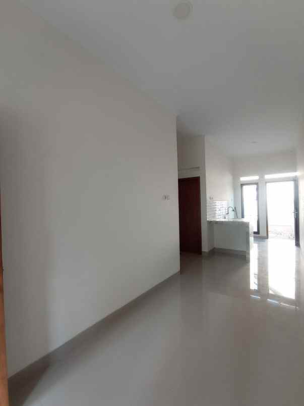 dijual rumah kaliurang km 14