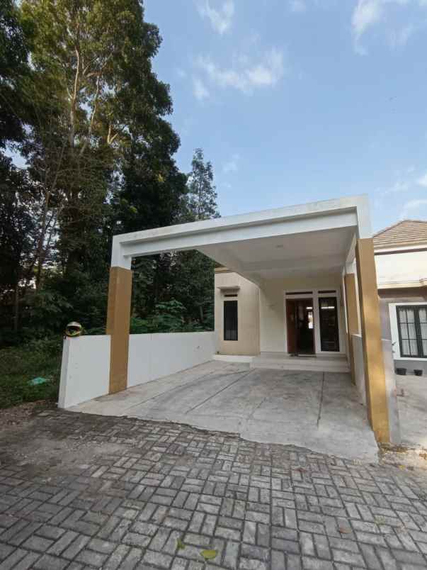 dijual rumah kaliurang km 14