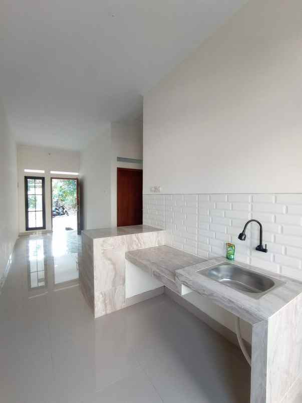 dijual rumah kaliurang km 14