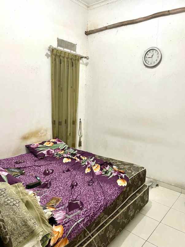 dijual rumah karangan babatan wiyung