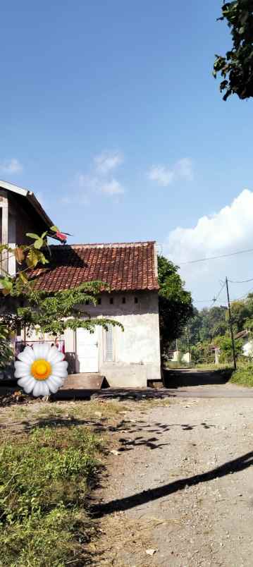 dijual rumah karangmojo rt 12 rw 004