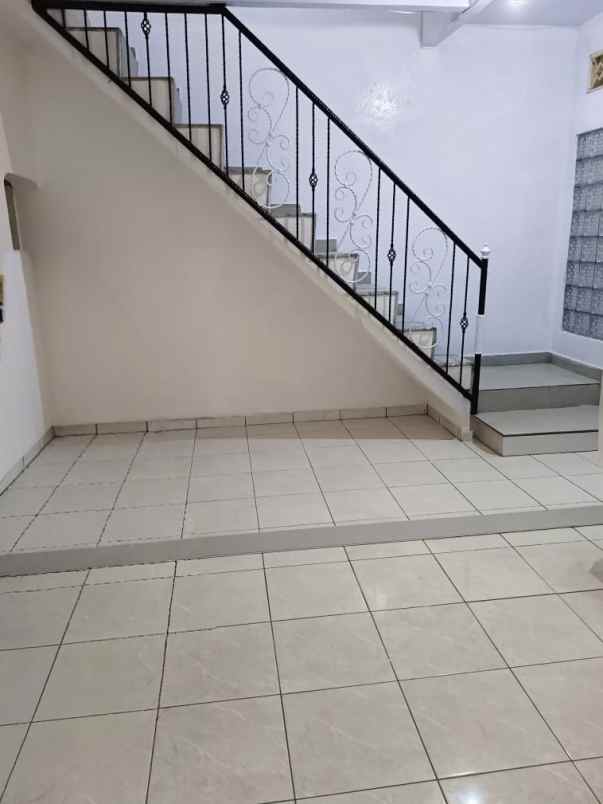 dijual rumah kec cimahi utara