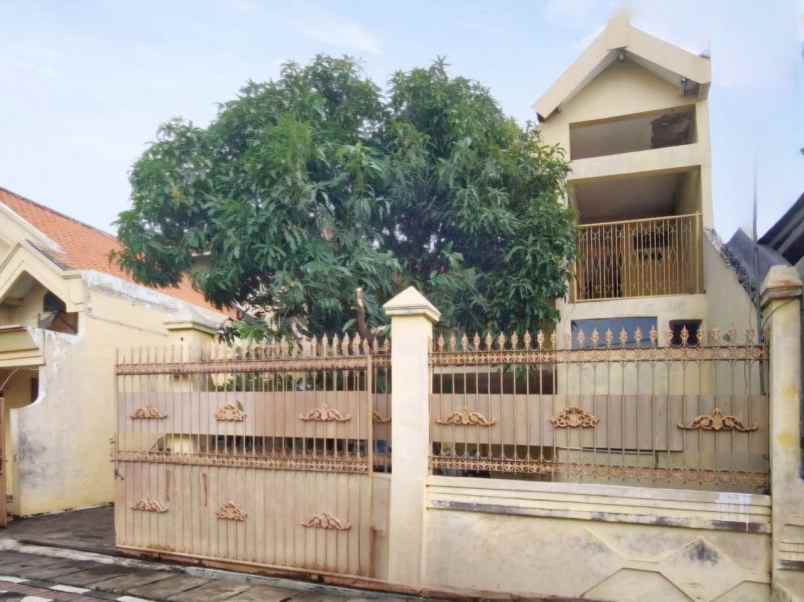 dijual rumah kedinding sekolahan