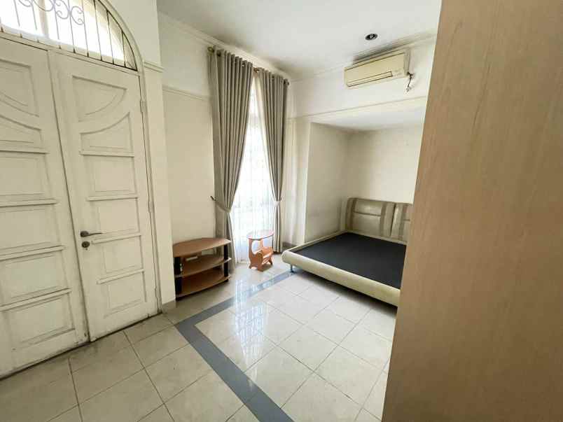 dijual rumah kelapa gading