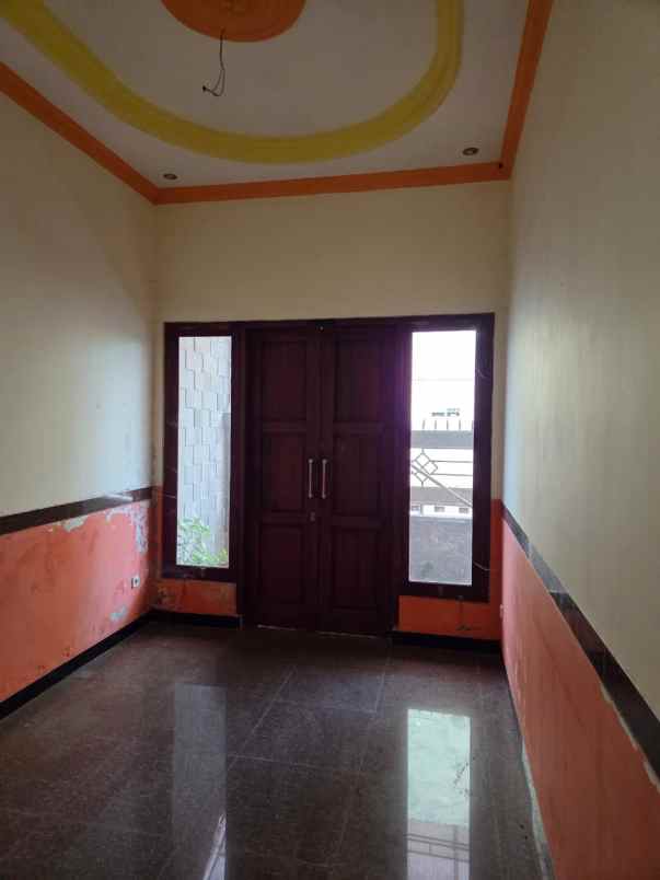 dijual rumah kerten laweyan surakarta