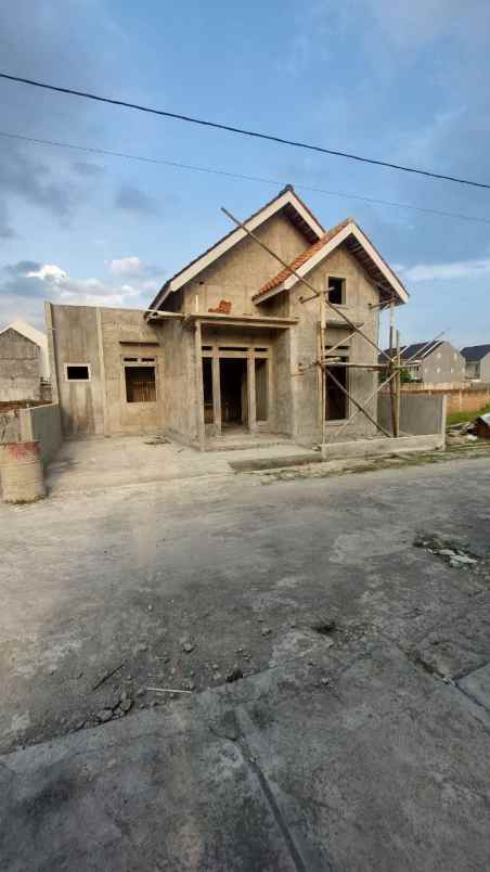 dijual rumah kertonatan sukoharjo jawa
