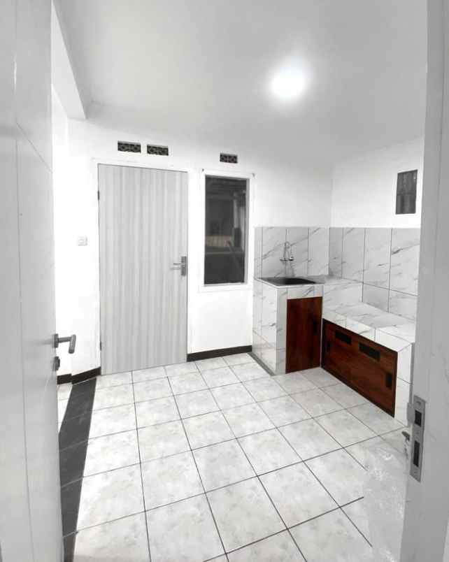 dijual rumah komp laksanana mekar