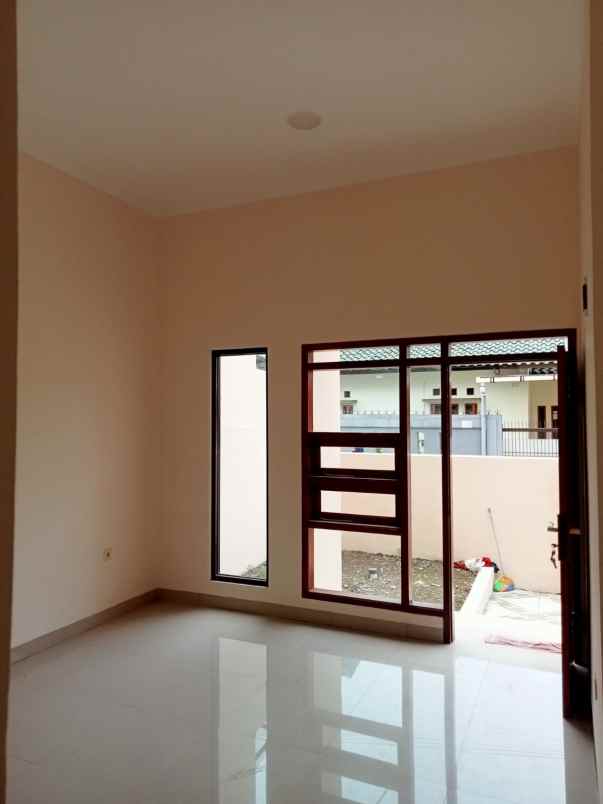 dijual rumah komp pesantren permai