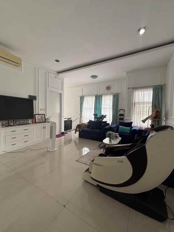 dijual rumah komplek billymoon pondok