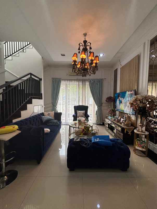 dijual rumah komplek billymoon pondok