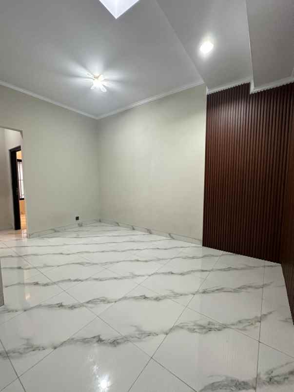 dijual rumah komplek bni sawangan depok
