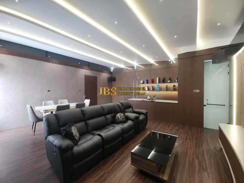dijual rumah komplek citraland gama
