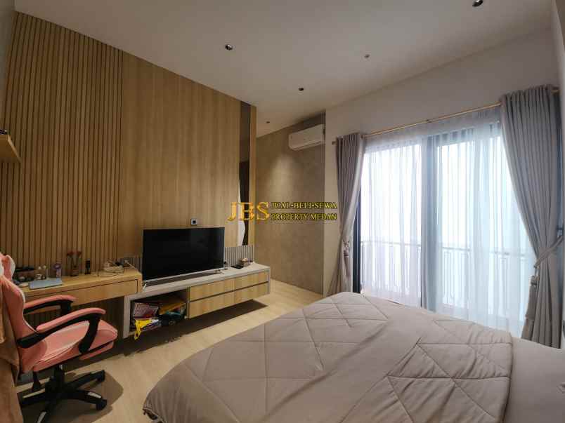 dijual rumah komplek citraland gama