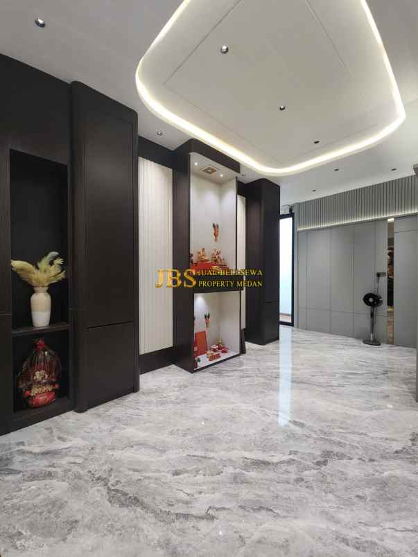 dijual rumah komplek citraland gama