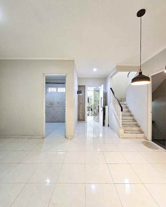 dijual rumah komplek discovery bintaro