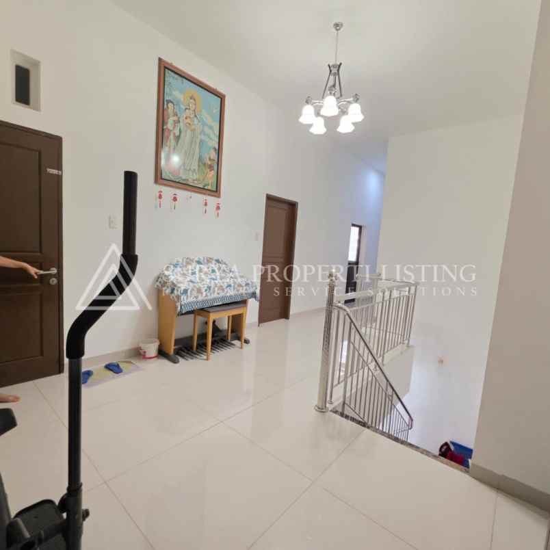 dijual rumah komplek royal park residence