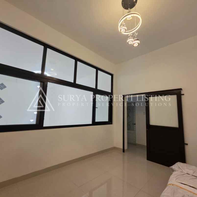 dijual rumah komplek royal park residence