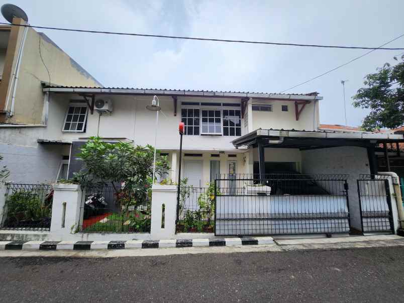 dijual rumah komplek sukaasih