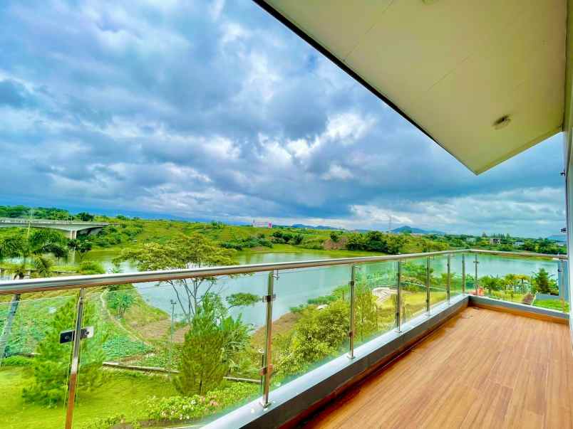 dijual rumah kota baru parahyangan