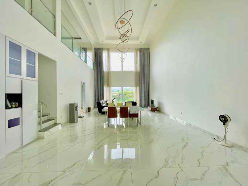 dijual rumah kota baru parahyangan