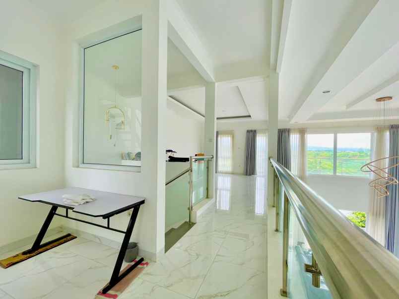 dijual rumah kota baru parahyangan