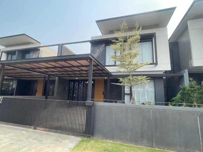 dijual rumah kota baru parahyangan
