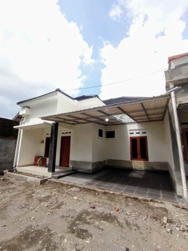 dijual rumah krapyak