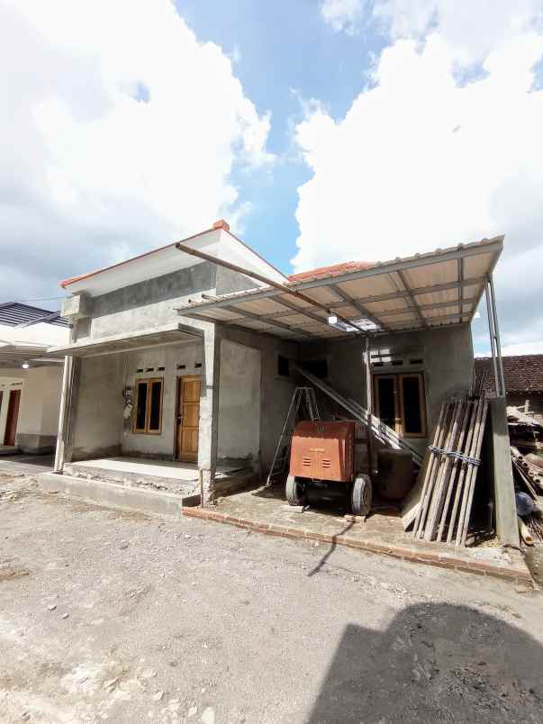 dijual rumah krapyak