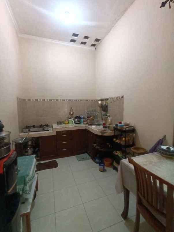 dijual rumah lokasi raya candi dinoyo kota malang