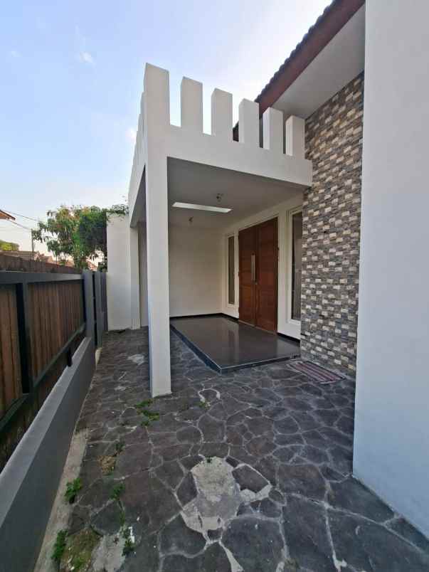 dijual rumah lokasi sulfat kota malang