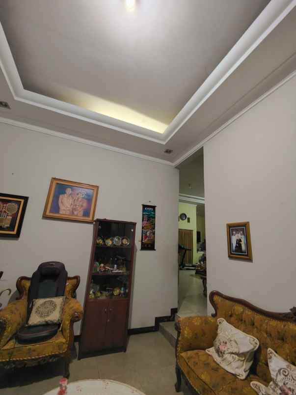 dijual rumah luas posisi hook di tunggulwulung