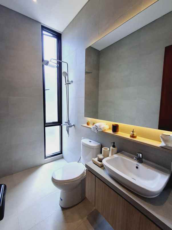 dijual rumah maguwoharjo depok sleman